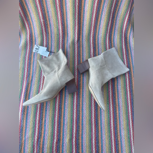 NWT Zara Slouchy Ankle Booties Sz 9 - Picture 4 of 16